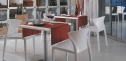Kavárenské židle a stoly